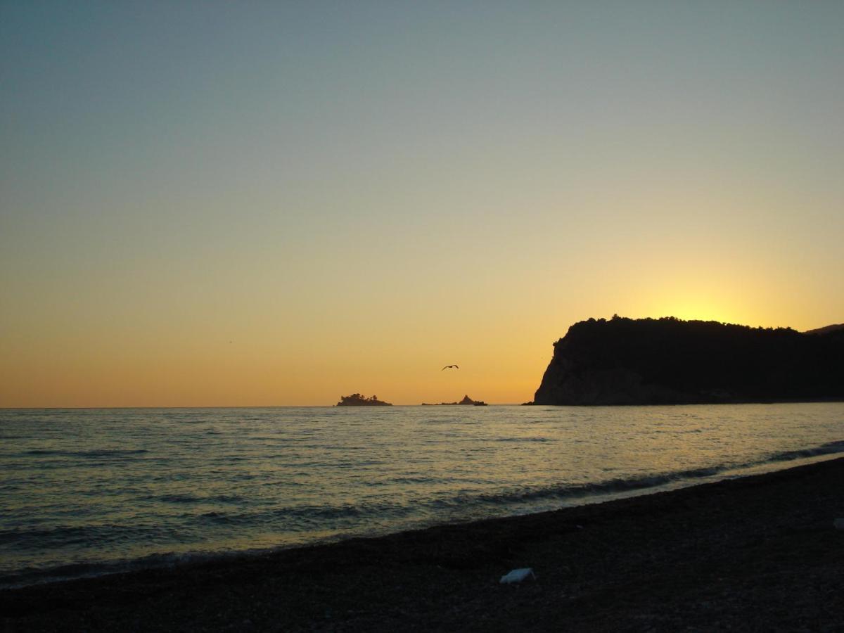 Apartment Magazini Petrovac ภายนอก รูปภาพ